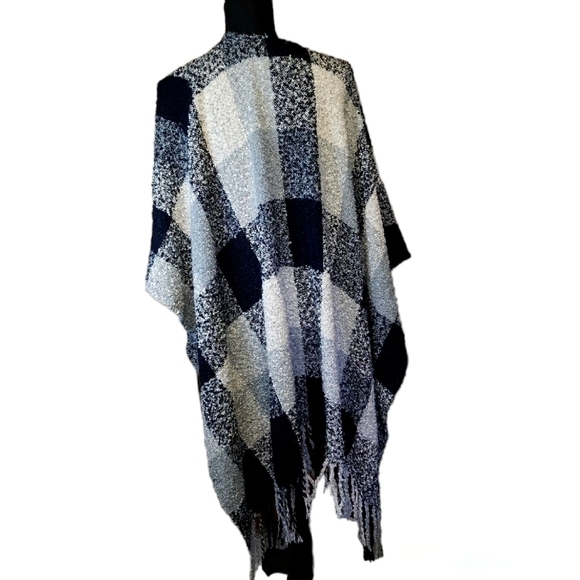 Woolrich Boucle Buffalo Plaid Soft Cozy Blanket Wrap Shrug OS Like New - Picture 5 of 7